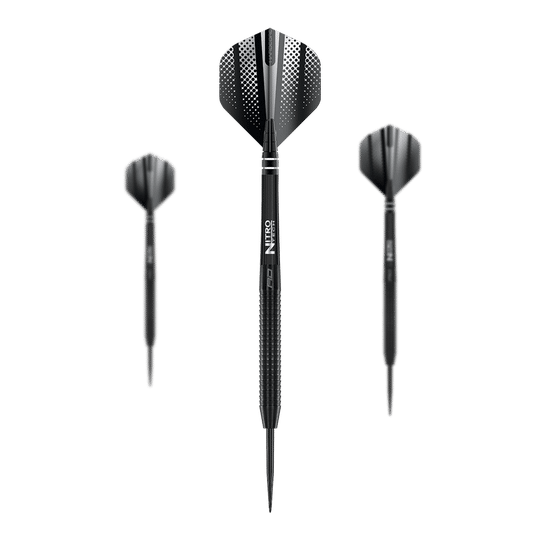 Das Bild zeigt drei Red Dragon Razor Edge Black Steeldarts. Die Darts sind schwarz und haben ein modernes, punktiertes Design auf den Flights.