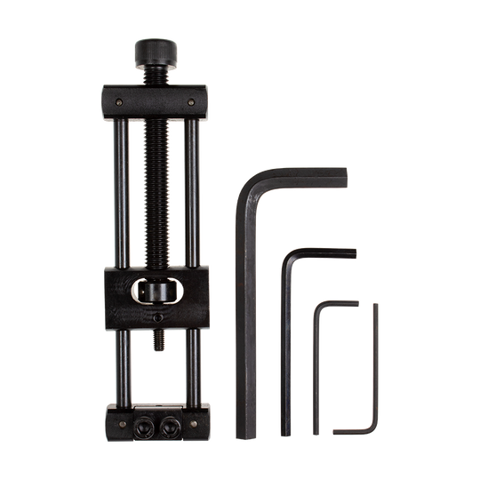 Designa Dart Repointer Black Pro Edition - Tipwisselaar Zu sehen ist der Designa Dart Repointer Black Pro Edition - Spitzenwechsler. Das Gerät ermöglicht das Austauschen von Spitzen an Darts.