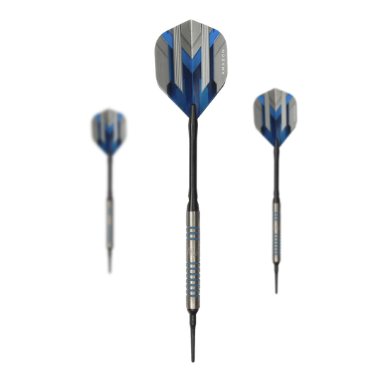 McDart 85 Tungsten V1 zachte darts - 17g Das Bild zeigt drei Softdarts des Modells „McDart 85er Tungsten V1 Softdarts - 17g“. Die Darts haben blaue und silberne Akzente sowie schwarze Spitzen und Flügel.