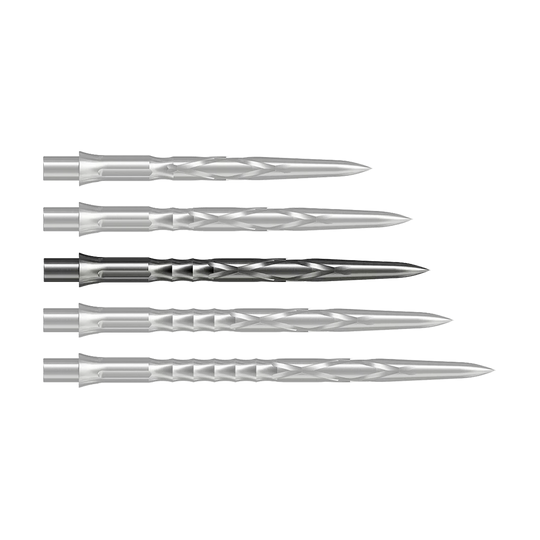 Caliburn System stalen dartpunten - HAN G2 - Zilver Auf dem Bild sind drei silberne Steeldartspitzen zu sehen. Sie liegen nebeneinander und haben eine strukturierte Oberfläche.