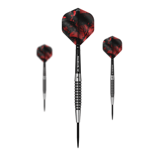 Auf diesem Bild sieht man das Set Mission Kunai Black PVD Steeldarts - 23g. Das Set besteht aus mehreren schwarzen Steeldarts mit einem Gewicht von 23 Gramm.