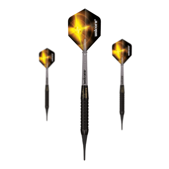 Unicorn Gary Anderson Zwarte Messing Zachte Darts - 18g Das Bild zeigt drei Unicorn Gary Anderson Black Brass Softdarts mit einem Gewicht von 18g. Die Darts haben schwarze Flights mit gelbem Muster und einen schwarzen, gerillten Schaft.