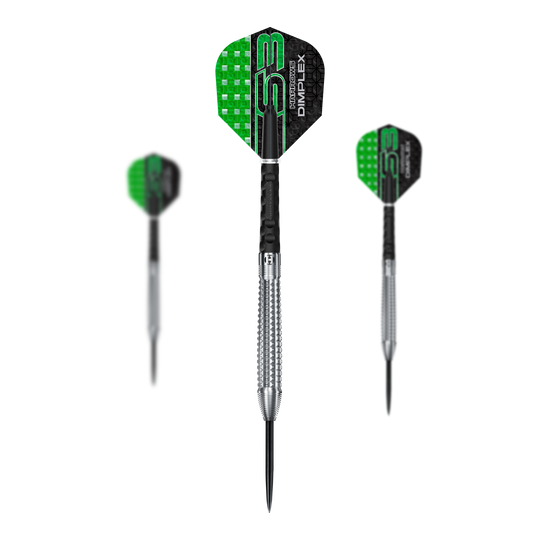 Harrows Dimplex S3 taps toelopende stalen darts Das Bild zeigt drei Steeldarts der Marke "Harrows Dimplex S3 Tapered". Die Flights sind schwarz-grün und die Barrel sind silberfarben mit einer geriffelten Struktur.