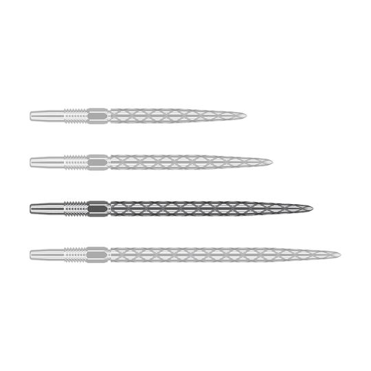 Das Bild zeigt vier silberne Dartspitzen, die nebeneinander liegen. Jede Spitze hat eine rautenförmige Struktur und ist aus Metall gefertigt.