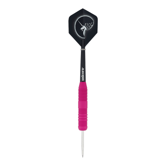 Unicorn Core Plus rubberen roze stalen darts Dies ist ein Steeldart mit einer pinken, gummierten Griffzone. Das Flight zeigt ein Einhorn-Design auf schwarzem Hintergrund.
