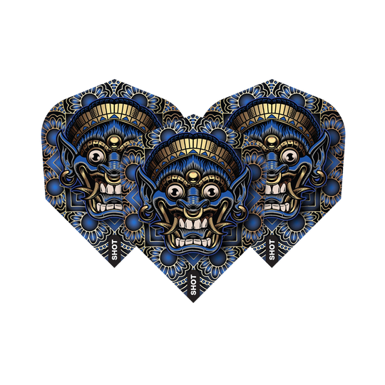 Shot Tribal Weapon Java No6 Vluchten Das Bild zeigt drei Dartflights mit einem auffälligen, tribal-inspirierten Maskendesign in Blau, Schwarz und Gold. Auf jedem Flight steht am Rand das Wort „SHOT“.
