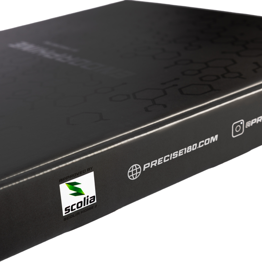 Hier ist das Precise 180 Endorphine Steeldartboard mit Nummernring in weißer Ausführung abgebildet. Das Board eignet sich ideal für Dartspieler.