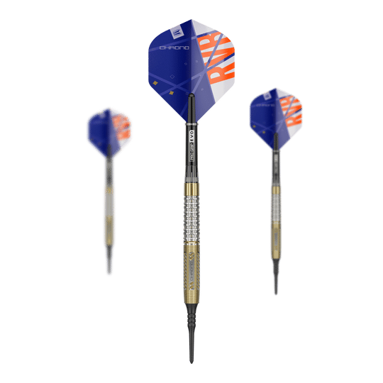 Das Bild zeigt drei Softdarts des Modells "Target Raymond Van Barneveld Chrono 95". Die Darts haben blaue Flights mit orange-weißer Beschriftung und einen silber-goldenen Schaft.