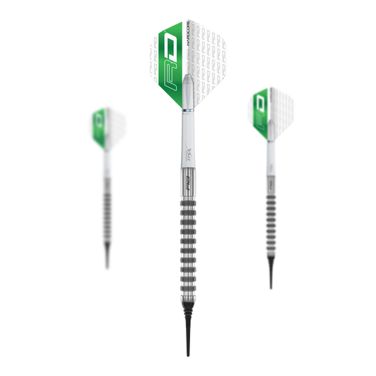 Red Dragon Javelin Speedline Zachte Darts - 20g Das Bild zeigt drei Softdarts des Modells „Red Dragon Javelin Speedline - 20g“. Die Darts haben grün-weiße Flights und silberne, geriffelte Barrels.