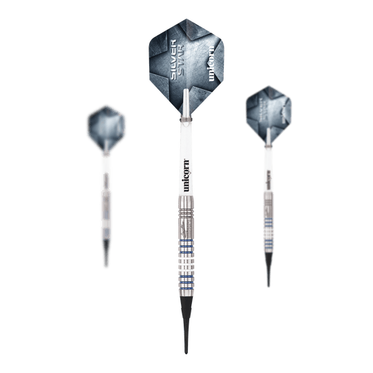 Unicorn Silver Star Var.3 Gary Anderson softdarts Das Produkt Unicorn Silver Star Var.3 Gary Anderson Softdarts ist als Set abgebildet. Man sieht die Dartpfeile in einer Verpackung angeordnet.