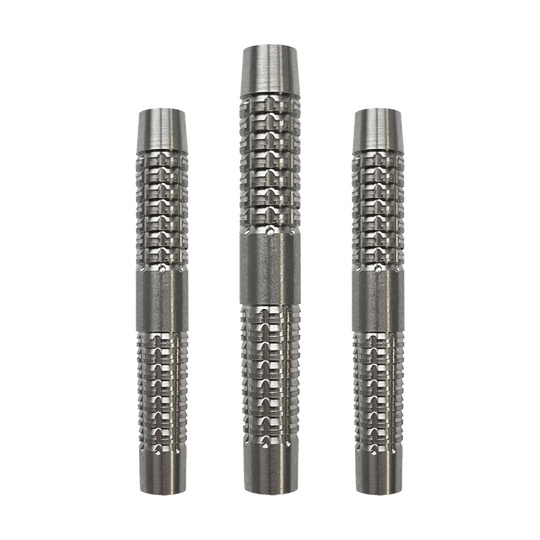 McDart SilverGrip Softdart Vaten - 20g Das Bild zeigt drei silberne Dart-Barrels der Marke McDart SilverGrip Softdart, jeweils mit einem Gewicht von 20 Gramm. Die Barrels haben eine strukturierte, griffige Oberfläche für besseren Halt.