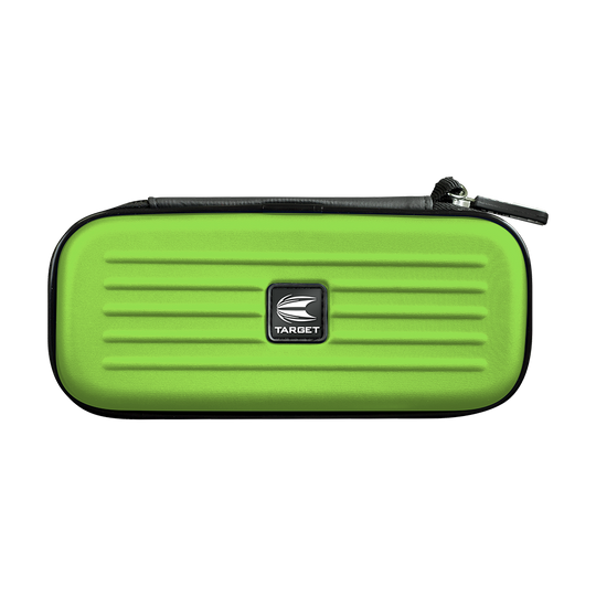 125827_Target_Takoma_Dartwallet_Gr-n_1 Das Bild zeigt ein grünes Dart-Etui namens "Target Takoma Dartwallet". In der Mitte befindet sich ein schwarzes Logo mit der Aufschrift "TARGET".