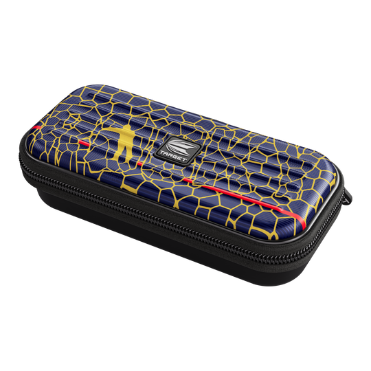 Target Takoma Josh Rock dartkoffer Das Bild zeigt das Produkt "Target Takoma Josh Rock Dartcase". Das Dartcase hat ein auffälliges Design mit gelben Linien auf dunkelblauem Hintergrund und einem kleinen Logo in der Mitte.