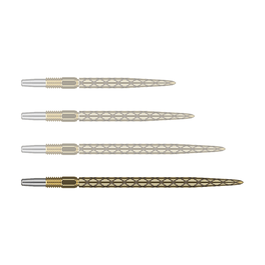 Target Swiss Diamond Pro Gold dartpunten Das Bild zeigt vier goldfarbene Dartspitzen mit einem rautenförmigen Muster. Die Spitzen liegen parallel nebeneinander auf einem grünen Hintergrund.