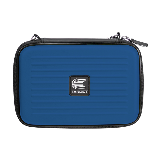 125829_Target_Takoma_XL_Dartwallet_Blau_1 Das Bild zeigt das Produkt "Target Takoma XL Dartwallet" in Blau mit schwarzem Rand. In der Mitte des Etuis befindet sich das Target-Logo.