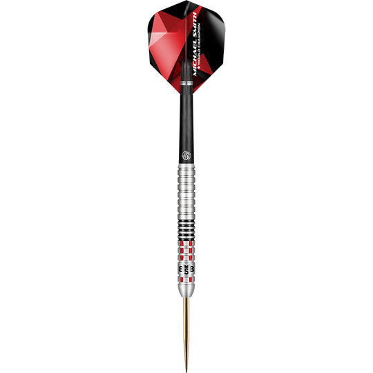 Shot Michael Smith bereikt Steel Darts Auf dem Bild ist ein Steeldartpfeil mit einem silbernen, schwarzen und roten Design zu sehen. Am Dartflight steht der Name "Michael Smith" und "World Champion".