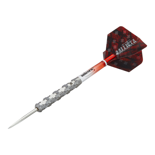 Unicorn Ballista Style 1 stalen darts Dies ist ein Steeldart aus der Produktreihe "Unicorn Ballista Style 1". Er hat einen silbernen, strukturierten Schaft und rote Flights mit Muster.
