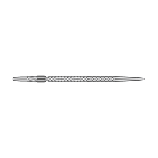 Das Bild zeigt eine silberne Dartspitze mit einem gerillten, strukturierten Design. Sie ist lang und schmal, mit einer spitzen Spitze am rechten Ende.
