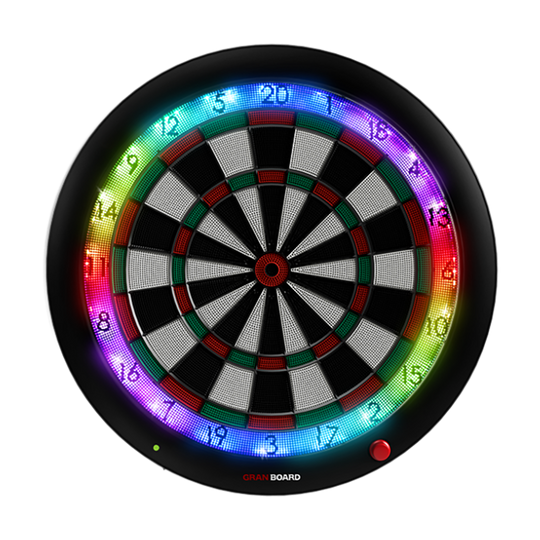 G01250_GranBoard_3S_Green_LED_Elektronisches_Dartboard_1 Das Bild zeigt das GranBoard 3S LED elektronische Dartboard. Der Zahlenring leuchtet in verschiedenen bunten LED-Farben.