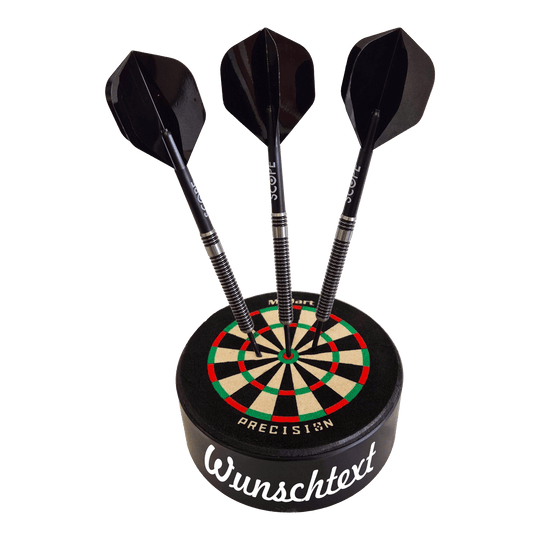 McDart Precision Mini Dartbord met aangepaste tekst Das Bild zeigt einen Artikel mit dem Dateinamen 765_McDart_Mini_Precision_Dartboard_Darthalter_1_Freehand521. Weitere Details zum Produkt sind nicht gegeben.
