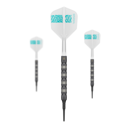 Target Rob Cross 95K Swiss Point Zachte Darts - 18g Das Bild zeigt drei Softdarts des Modells „Target Rob Cross 95K Swiss Point“ mit einem Gewicht von 18g. Die Darts haben weiße Flights mit türkisfarbenen Mustern und schwarze, geriffelte Barrels.