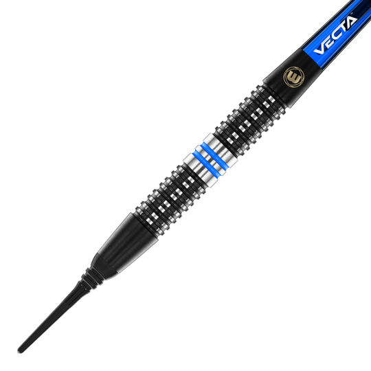 Winmau Galactics zachte darts - 20g Das Bild zeigt einen Winmau Galactics Softdart mit einem Gewicht von 20 Gramm. Der Dart hat ein schwarzes Griffteil mit silbernen und blauen Akzenten.