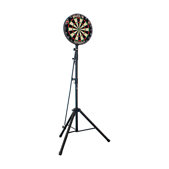 67909_Bulls_Vibex_H_Dartboard_St-nder_2 Das Bild zeigt den "Bulls Vibex H Dartboard Ständer" mit einem Dartboard darauf befestigt. Der Ständer hat ein stabiles, dreibeiniges Gestell und ist höhenverstellbar.