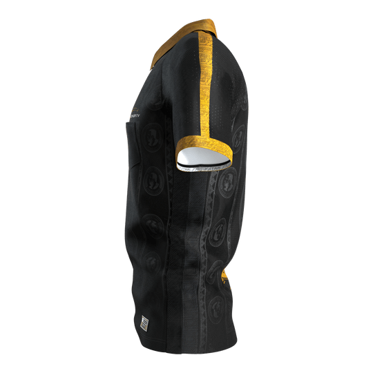 Target Adrian Lewis dartshirt 2026 Abgebildet ist das Target Adrian Lewis Dartshirt 2026. Dieses Produkt richtet sich an Liebhaber professioneller Dartbekleidung.