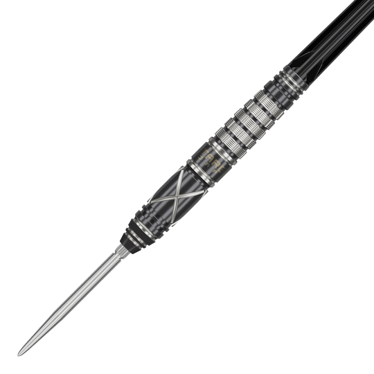 Target Japan Black Marque Chaos 2 SP steel darts Das Bild zeigt den Target Japan Black Marque Chaos 2 SP Steeldart. Der Dart hat ein elegantes, schwarzes Design mit silbernen Akzenten und feinen Rillen für besseren Halt.