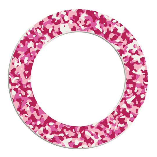 McDart Camo Dartbord Surround Bild zeigt DBS-CAMO5 McDart Camo Dartboard Surround in Pink. Das Produkt ist rund und eignet sich als Schutz für Dartboards.