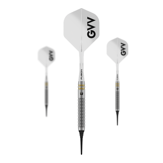 Winmau Gian Van Veen W-MAX zachte darts - 18g Auf dem Bild ist ein Set Winmau Gian Van Veen W-MAX Softdarts - 18g zu sehen. Drei Darts und das Zubehör sind abgebildet.