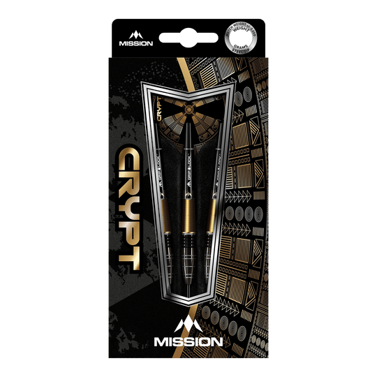Mission Crypt Model 1 Steel Darts - 22g Die Abbildung zeigt die Verpackung der "Mission Crypt Model 1 Steeldarts - 22g". Drei schwarze und goldene Steeldarts sind in einer stilvollen Box mit geometrischen Mustern angeordnet.