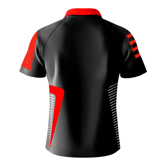 Das Bild zeigt das Bulls Team Dartshirt in Rot von hinten. Das Shirt ist hauptsächlich schwarz mit roten und weißen Designelementen auf den Ärmeln und an den Seiten.