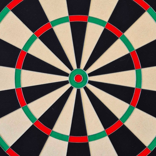 Bulls NL Advantage 8 stalen dartbord Das Bild zeigt das Produkt Bulls NL Advantage 8 Steeldartboard. Es ist ein hochwertiges Steeldartboard für Dartspieler.