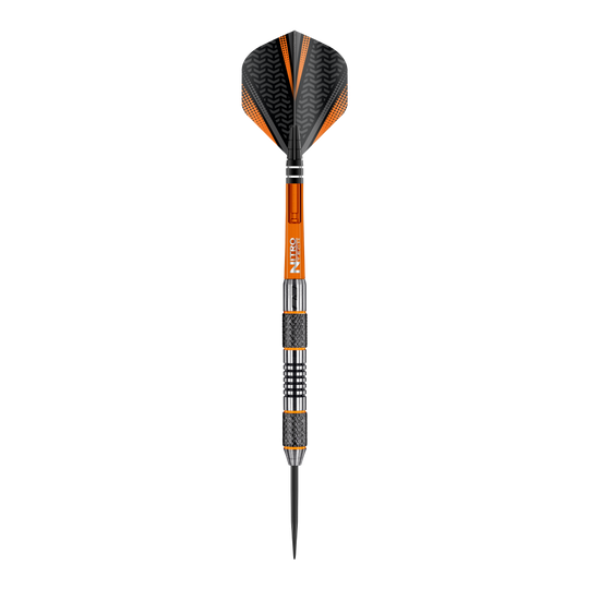 Red Dragon Amberjack 5 stalen darts - 24g Dies ist ein Steeldart der Marke Red Dragon, Modell Amberjack 5 mit einem Gewicht von 24 Gramm. Der Dart hat ein schwarzes und orangefarbenes Design mit metallischen und geriffelten Griffbereichen.