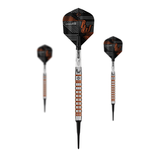 Harrow's Luke Woodhouse Series 2 Zachte Darts - 18g Das Bild zeigt die Harrows Luke Woodhouse Series 2 Softdarts mit einem Gewicht von 18g. Die Darts haben ein silbernes Barrel mit orangenen Akzenten und schwarzen Flights.