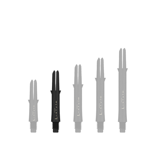 L-Style carbon schachten Auf dem Bild sind fünf schwarze L-Style Carbon Shafts für Darts in verschiedenen Längen zu sehen. Sie stehen nebeneinander, ohne Kappen, auf einem hellen Hintergrund.
