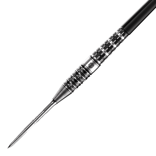 Das Bild zeigt den Caliburn Player The Pandaman Advanced Steeldarts mit einem Gewicht von 23g. Der Dartpfeil hat ein silbernes, strukturiertes Metall-Design und eine scharfe Spitze.