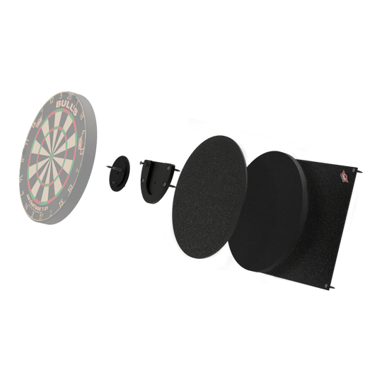 Bulls NL Dartbord Silencer Das Bild zeigt das Produkt "Bulls NL Dartboard Silencer" in einer Explosionszeichnung. Die verschiedenen Teile sind einzeln dargestellt, darunter das Dartboard und mehrere schallabsorbierende Schichten.