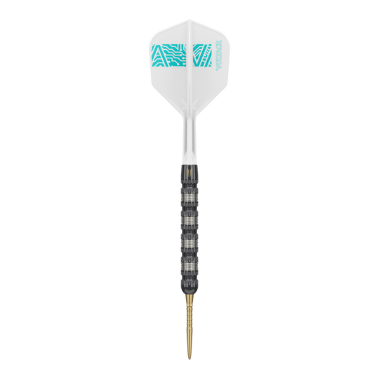 Target Rob Cross 95K Swiss Point Steel Darts Das Bild zeigt einen Target Rob Cross 95K Swiss Point Steeldart. Der Dart hat eine weiße Flügel mit blauen Mustern und einen schwarzen, strukturierten Schaft mit einer goldenen Spitze.