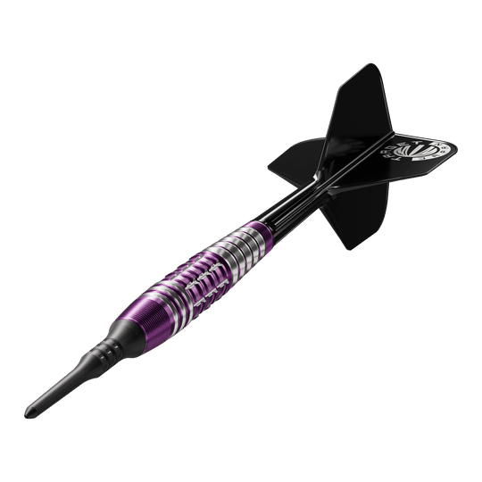 Dieses Bild zeigt einen Softdart aus der "Target Japan Prime Series Tung Suk Zenith GEN1" mit einem Gewicht von 19g. Der Dart hat ein auffälliges Design mit lila und silbernen Akzenten sowie schwarzen Flights.