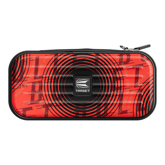 Target Takoma Stephen Bunting dartkoffer Das Bild zeigt das Target Takoma Stephen Bunting Dartcase in einem auffälligen roten Design mit schwarzen Kreisen. In der Mitte befindet sich das Target-Logo und das Etui hat einen Reißverschluss.