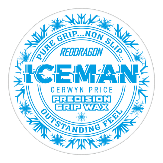 Red Dragon Gerwyn Price Iceman Precision Grip Wax vingerwas Das Bild zeigt eine runde Dose des Produkts "Red Dragon Gerwyn Price Iceman Precision Grip Wax". Auf der Dose steht in blauer Schrift, dass das Wachs für einen reinen und rutschfesten Griff sowie ein herausragendes Gefühl sorgt.
