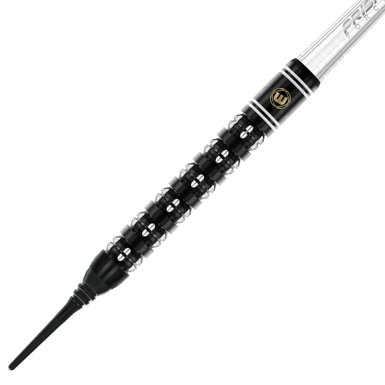 2459_Winmau_Danny_Noppert_Freeze_Edition_Softdarts_2 Das Bild zeigt einen Winmau Danny Noppert Freeze Edition Softdart mit einem Gewicht von 20 Gramm. Der Dart hat ein auffälliges schwarzes und silbernes Griffdesign mit feinen Rillen.