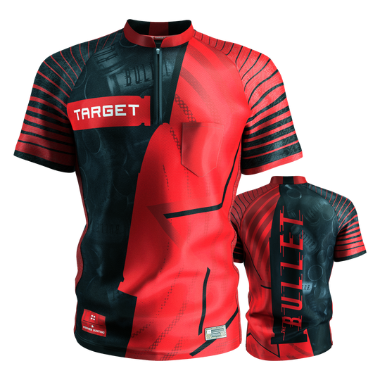 Target Coolplay Stephen Bunting 2025 dartshirt Das Bild zeigt das "Target Coolplay Stephen Bunting 2025 Dartshirt" in auffälligem Rot und Schwarz. Auf der Vorderseite steht "TARGET" und auf der Rückseite ist groß "BULLET" zu lesen.
