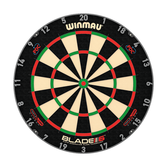 Winmau Blade 6 Triple Core Set met 2 sets darts Das Bild zeigt das Produkt "810008_Winmau_Blade6_TripleCore_Starter_Bundle_2". Es ist ein Zubehör für den Einstieg in den Dartsport.