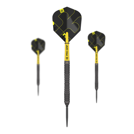 Target Bolide Void 04 Swiss Point stalen darts Das Bild zeigt drei Steeldarts des Modells "Target Bolide Void 04 Swiss Point". Die Darts sind schwarz-gelb und haben ein modernes, markantes Design.