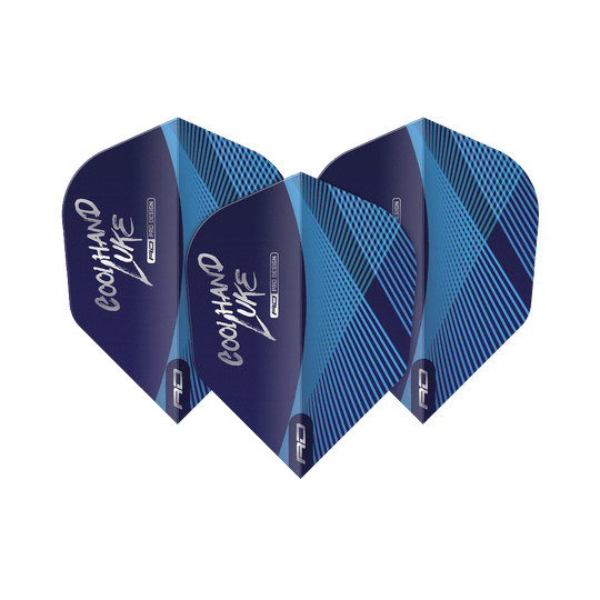 Rode Draak Luke Humphries Coolhand Blauw Zilver No6 Vluchten Das Bild zeigt drei blaue Dart-Flights mit silbernen und blauen Linienmustern. Auf den Flights steht der Schriftzug "Coolhand Luke".