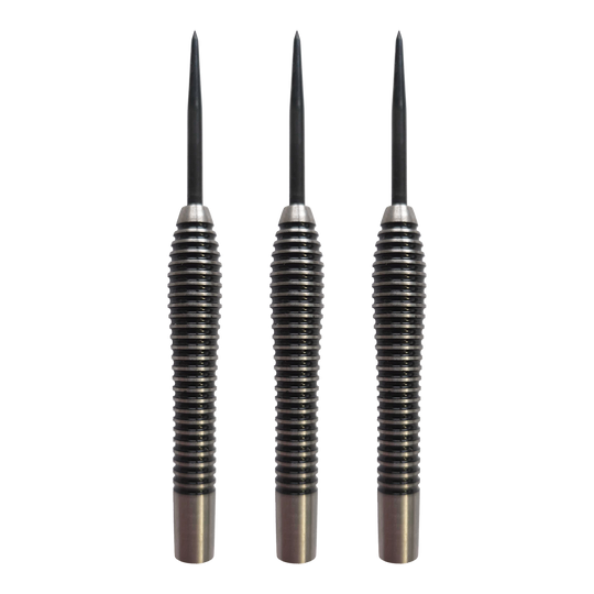 Abgebildet ist das Produkt McDart Black Ring Teardrop Steeldart-Barrels - 24g. Es handelt sich um ein Set von Steeldart-Barrels in schwarz mit Ringdesign.