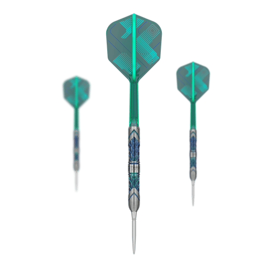 Das Bild zeigt drei Steeldarts des Produkts "Target Japan Kaze Series Ceros 03" mit einem modernen, türkisfarbenen Design. Die Spitzen sind silbern und die Flights haben ein auffälliges, grafisches Muster.